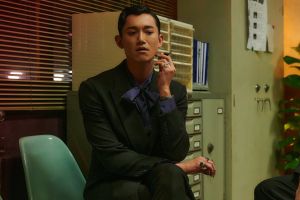 ▲《華燈初上》吳慷仁挑戰男扮女裝,飾演酒店老闆與林心如較勁。(圖/百聿數碼提供) ▲《華燈初上》吳慷仁挑戰男扮女裝,飾演酒店老闆與林心如較勁。(圖/百聿數碼提供)