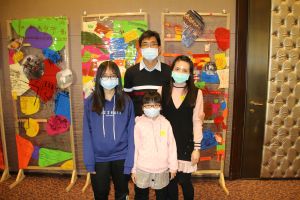 現就讀國小四年級、國中七年級,初階戲劇班新二代學員小虹、青春期班小祈的爸爸也特別受邀來到現場,與大家分享課程帶給女兒的改變。 (圖/伊甸社會福利基金會提供) ▲現就讀國小四年級、國中七年級,初階戲劇班新二代學員小虹、青春期班小祈的爸爸也特別受邀來到現場,與大家分享課程帶給女兒的改變。 (圖/伊甸社會福利基金會提供)