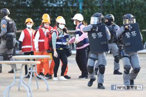 ▲警政署在新竹六福村辦理無劇本反恐演練。(圖／臉書NPA署長室)