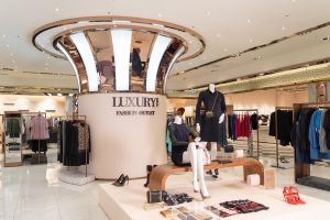 ▲歐洲精品複合大店「LUXURY MALL」集結20個國際精品品牌。（圖／義大世界購物廣場提供）