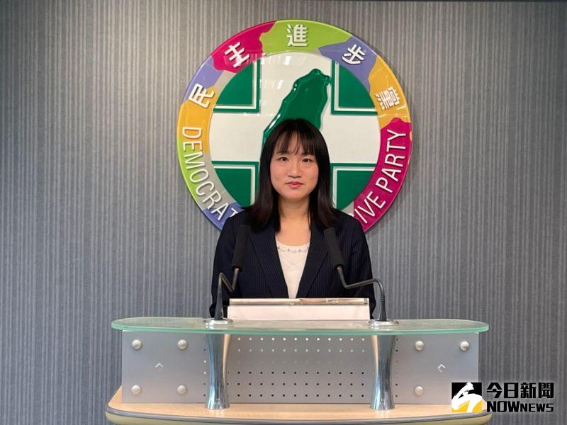 ▲民進黨發言人謝佩芬說,雖然柯文哲打臉自己也不是第一次了,但真心希望,柯文哲不要再繼續雙標了。(圖/記者黃宣尹攝)