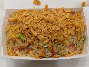 ▲桃園中壢有小吃店主打創意炒飯,其中一道便是「可樂果炒飯」。(圖/取自larle的懶散空間) ▲桃園中壢有小吃店主打創意炒飯,其中一道便是「可樂果炒飯」。(圖/取自larle的懶散空間)