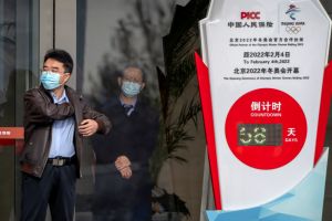 ▲2022年北京冬奧剩不到2個月就要舉行,國際卻湧現一股外交抵制潮。圖為8日北京街頭的倒數計時板。(圖/美聯社/達志影像) ▲2022年北京冬奧剩不到2個月就要舉行,國際卻湧現一股外交抵制潮。圖為8日北京街頭的倒數計時板。(圖/美聯社/達志影像)