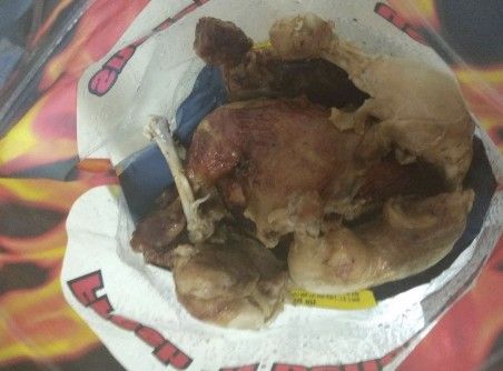 賣場烤雞驚見啃過的骨頭　熟食控管SOP一狀況絕對報廢