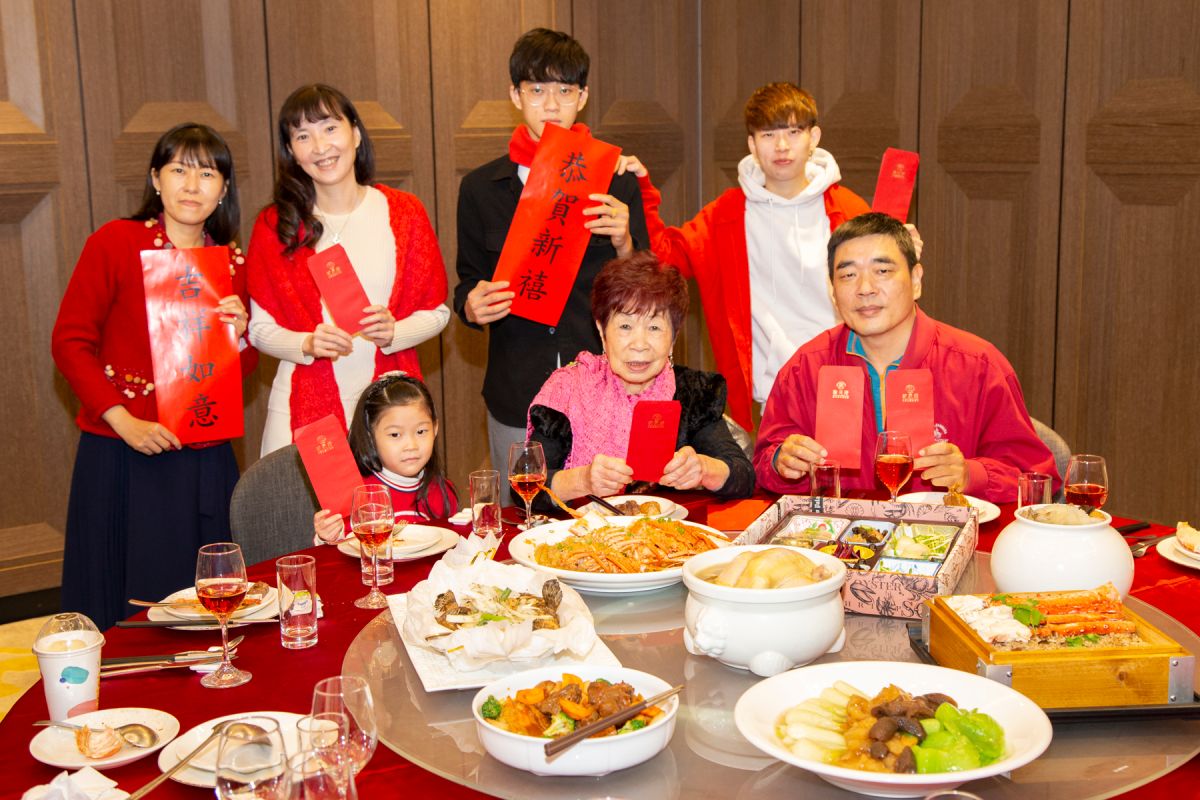 虎年春節圍爐聚餐商機豐      餐飲業競推年菜外帶搶食
