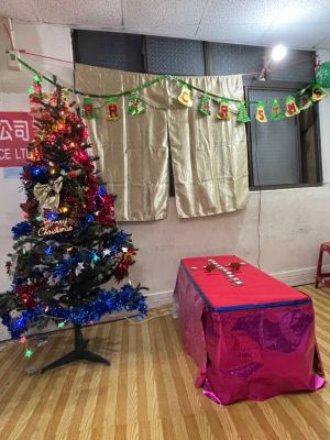 12月8日,正濱漁港等約四十位基督教印尼籍漁工趁著難得的空檔,透過仲介租借場地提前舉辦聖誕慶祝活動。(圖/新事社會服務中心) ▲12月8日,正濱漁港的基督徒漁工們邀約北海岸漁港的印尼籍基督徒漁工,趁著難得的空檔,透過仲介借場地提前舉辦聖誕慶祝活動。(圖/新事社會服務中心)