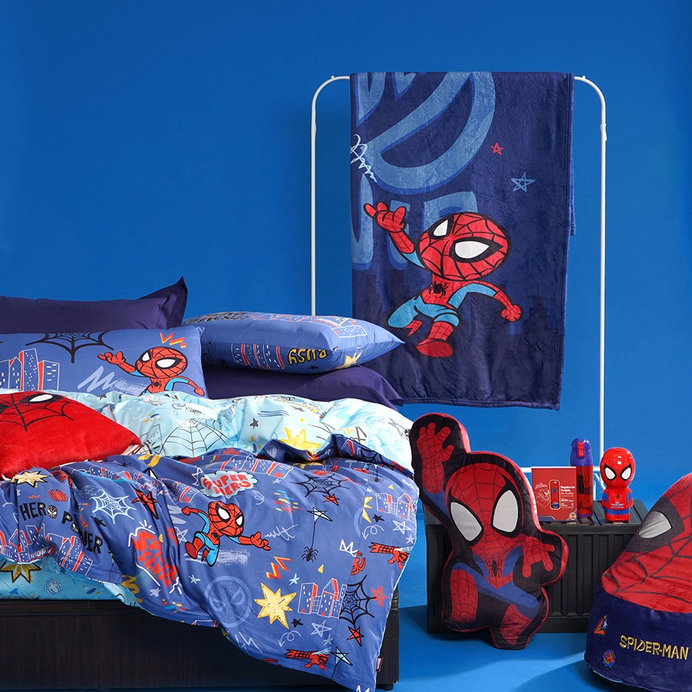 ▲HOLA與漫威蜘蛛人聯名，推出一系列家居品，從抱枕、懶骨頭一直到床被組等。（圖／業者提供）