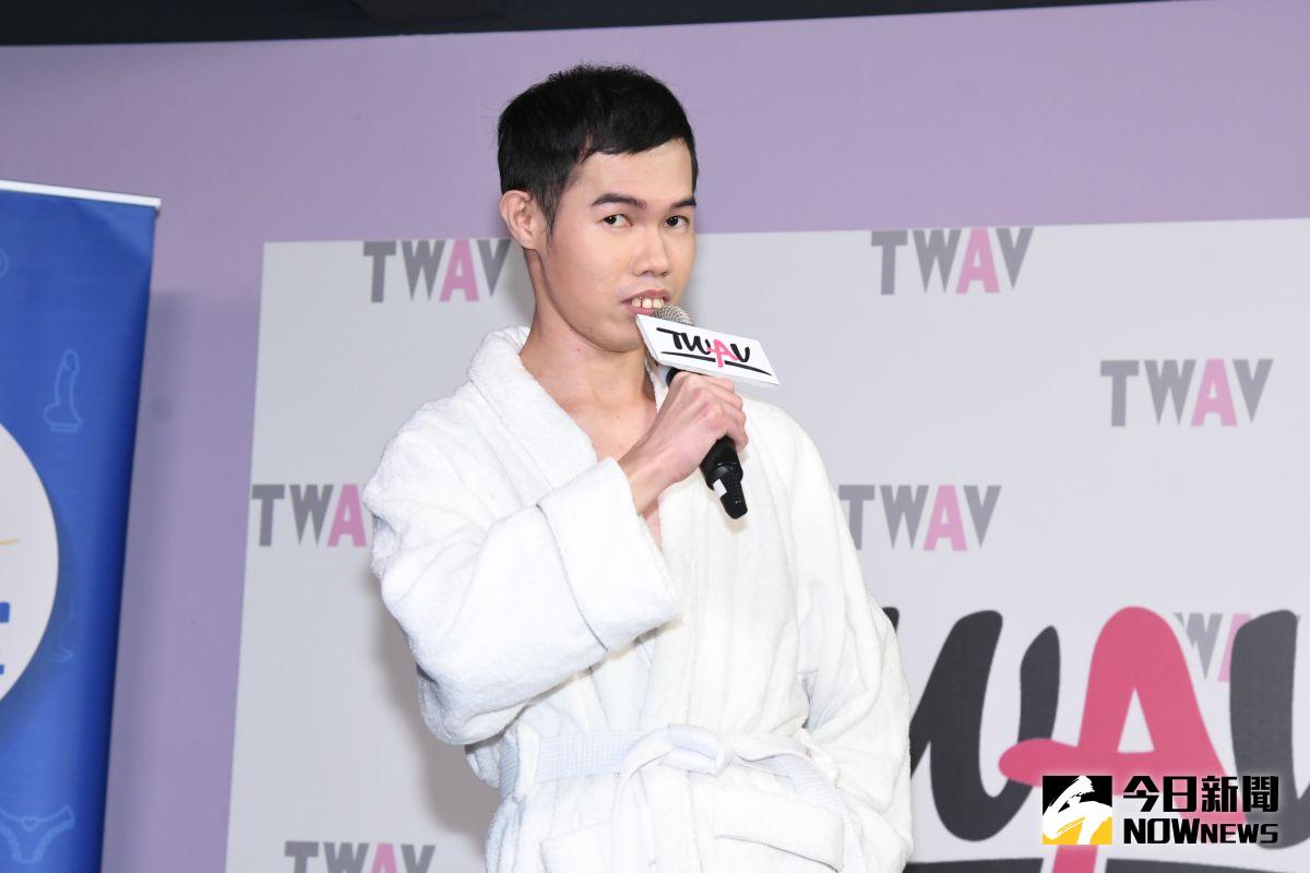 ▲鄧佳華突宣布已婚。(圖/記者林調遜攝)