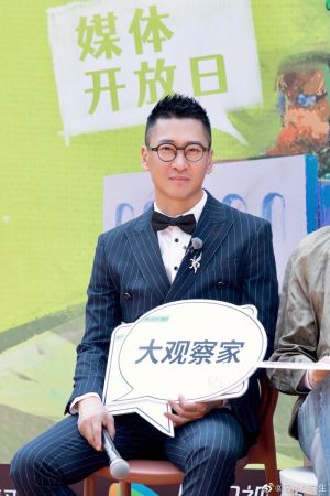 周杰 ▲周杰曾因林心如指控伸舌強吻,被演藝圈封殺多年。(圖/翻攝周杰微博)