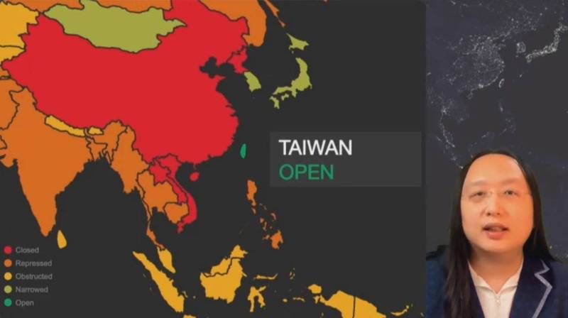 ▲行政院政務委員唐鳳日前在民主峰會，簡報時使用一張將台灣及中國標為不同顏色的地圖，後來在白宮要求下，唐鳳視訊畫面被剪掉，只剩下聲音。（圖擷自YouTube）