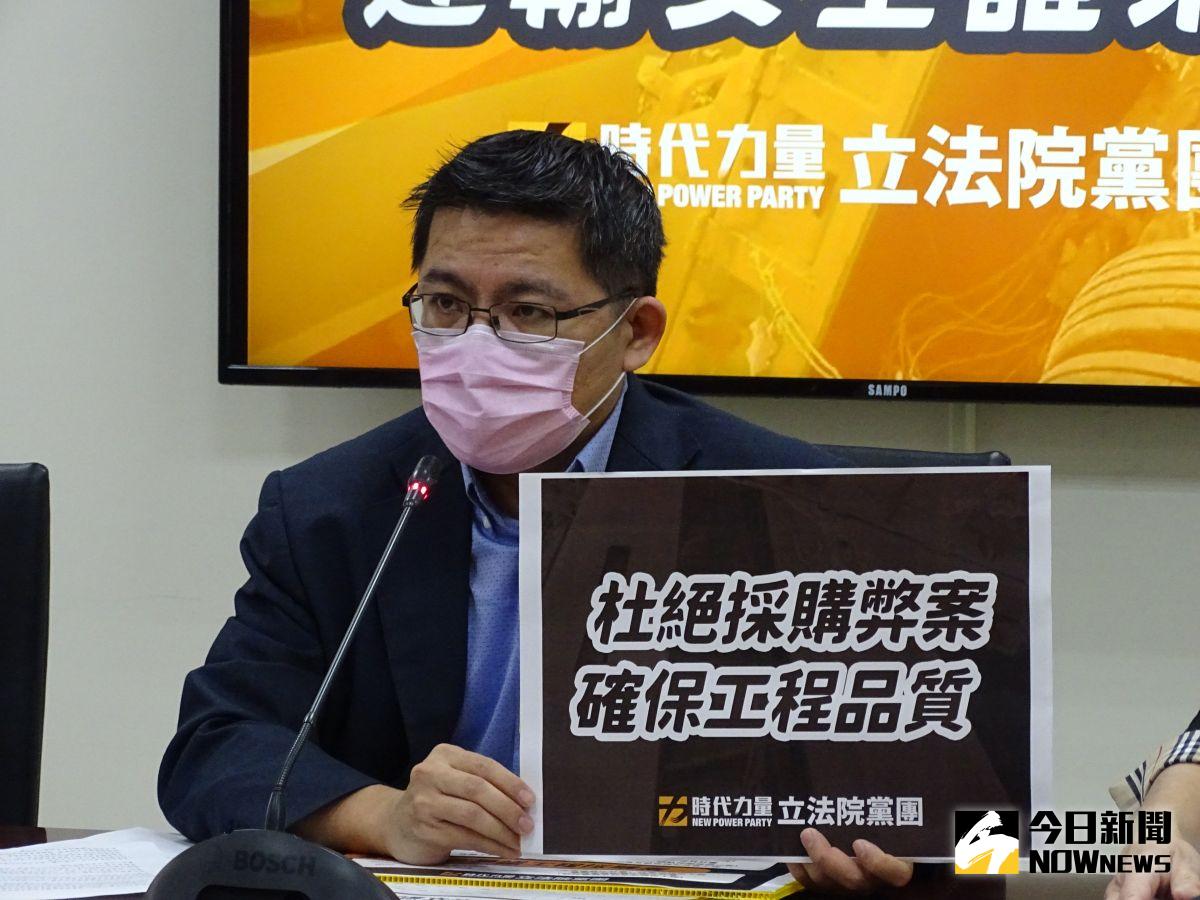 林智堅隔空3問朱立倫 邱顯智酸:「五十步笑百步」
