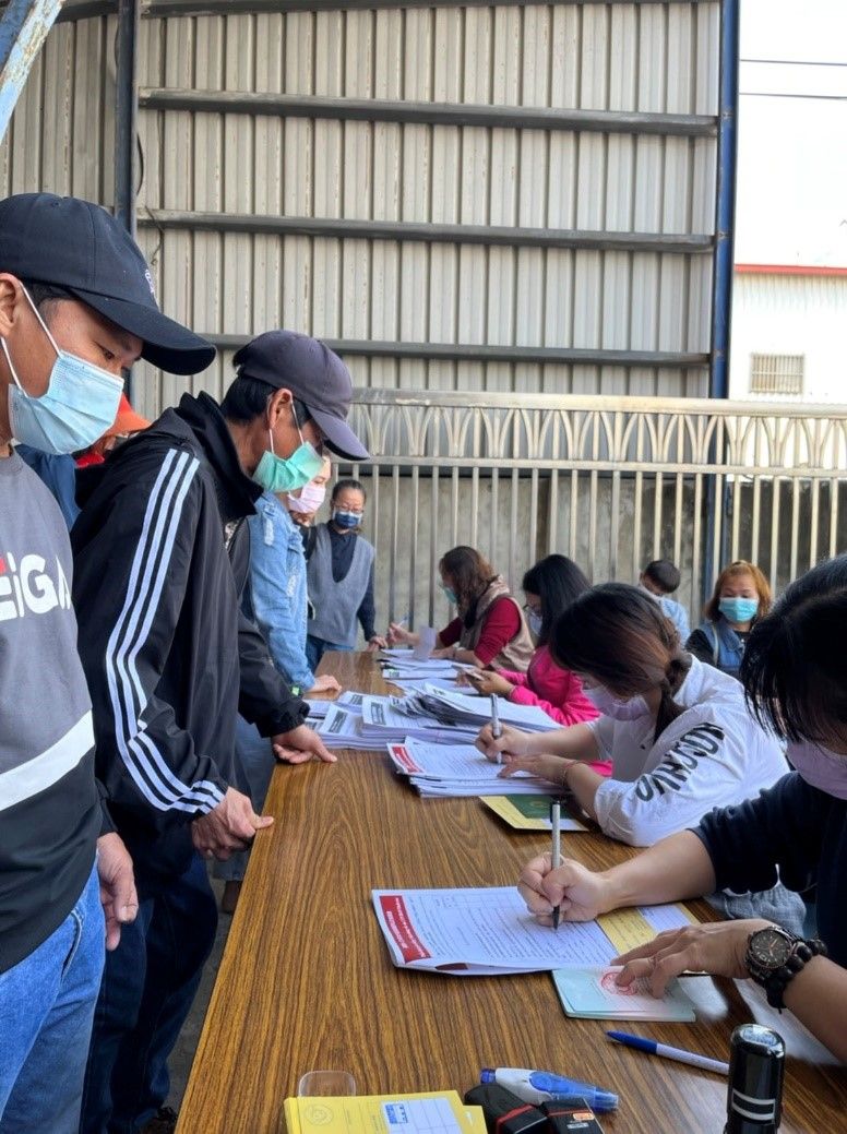 彰化縣施打站提供多語通譯　80名逾期外國人順利接種
