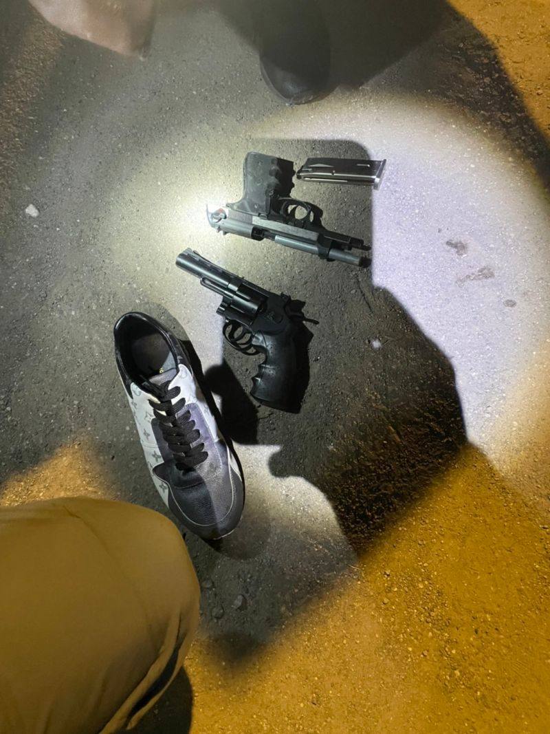 ▲林姓男子一行3人持槍搶劫超商，2小時便遭警方逮回。（圖／翻攝畫面）