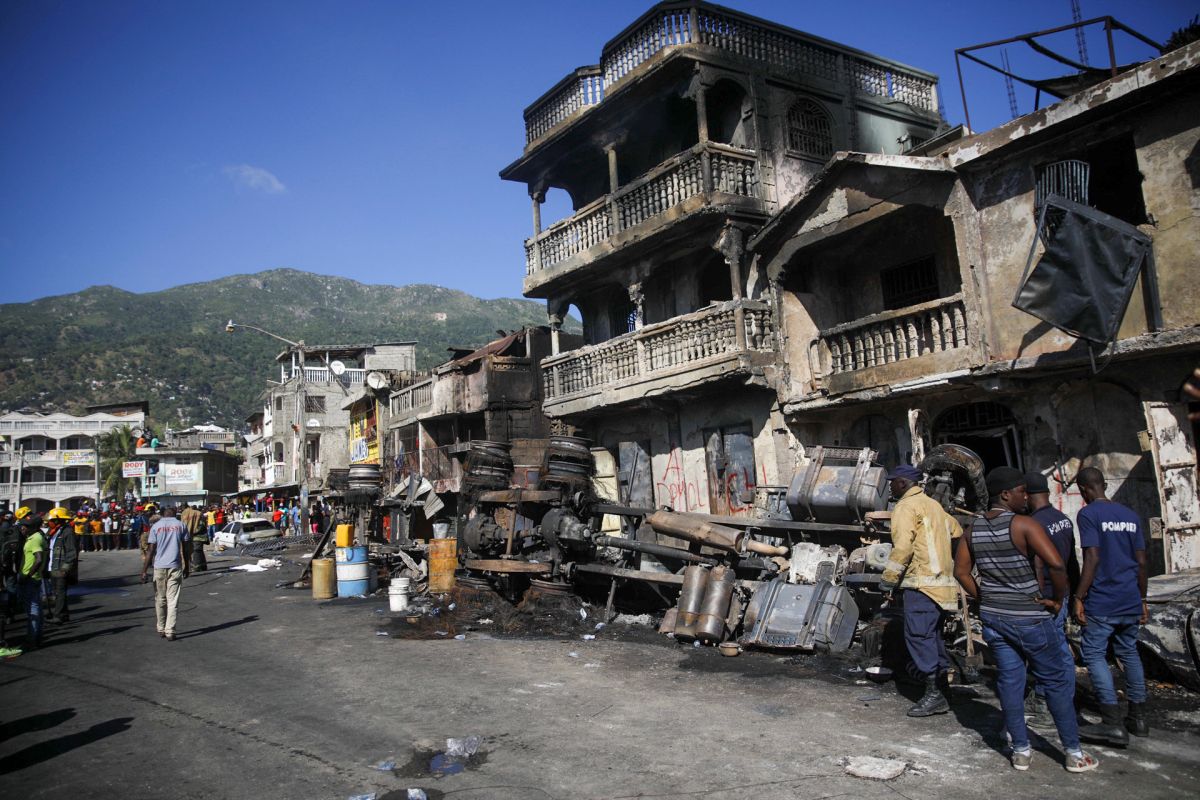 ▲加勒比海島國海地的城市海地角14日上午發生油罐車爆炸事件，至少62人喪生。（圖／美聯社／達志影像）