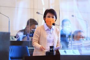 藻礁過、中火多燒煤?盧秀燕:中央不可能處罰中部人 ▲盧秀燕認為中央不可能為了藻礁案通過與否,犧牲中部人的健康。(圖/台中市政府提供,2021.12.15)