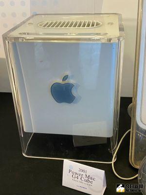 ▲2001年，Mac G4 Cube上市，突破性採用8×8×8吋立方體，主機尺寸迷你，卻沒有任何風扇，沒妥善考量到散熱問題。（圖／記者黃韻文拍攝）