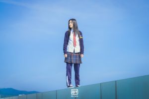 ▲韓孝周第一集站在頂樓的戲,坦言很害怕。(圖/愛奇藝國際站) ▲韓孝周第一集站在頂樓的戲,坦言很害怕。(圖/愛奇藝國際站)