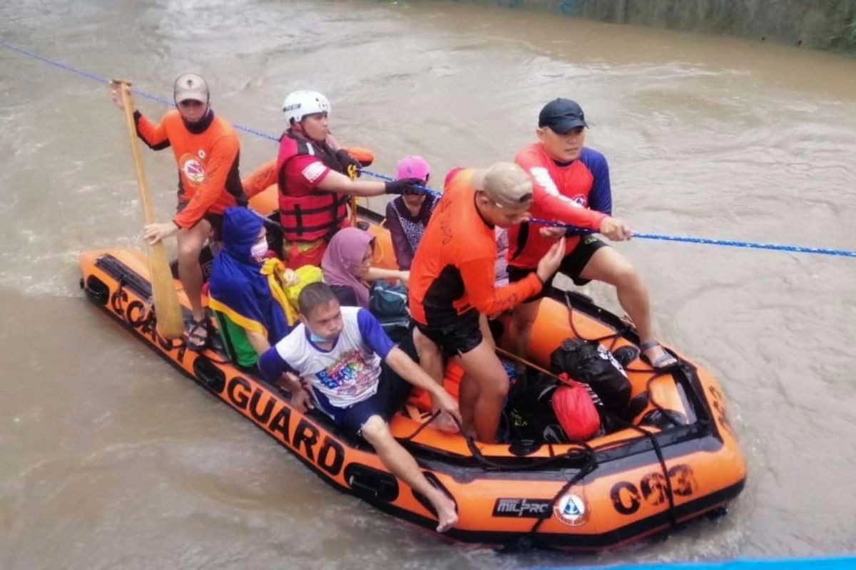 強颱肆虐菲律賓施亞高島　官員：我們急需援助
