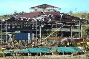 ▲雷伊颱風侵襲，菲律賓當局光是16日就緊急撤離將近20萬人，預計將撤離30萬人。（圖／美聯社／達志影像）
