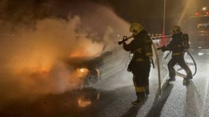 ▲國道五號17日深夜11點50分左右，在南下車道41.7處發生一起火燒車事故。（圖／翻攝畫面）