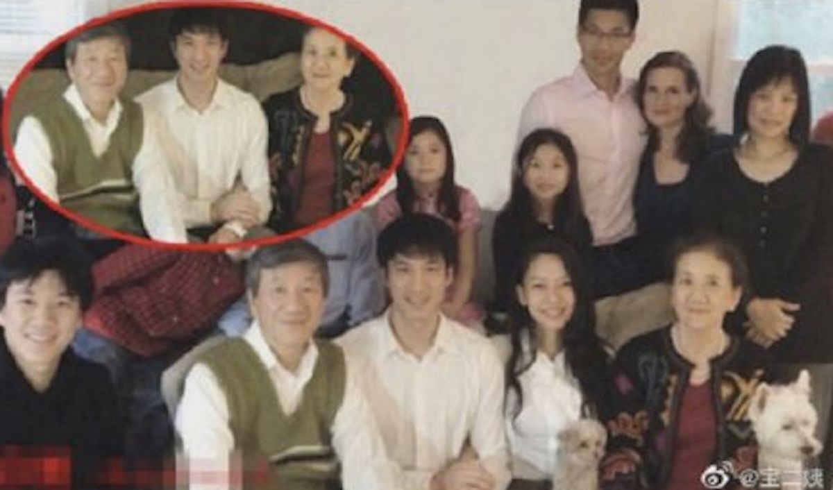 王力宏P圖「幸福家庭照」被抓包　網友嘲諷：不愧是才子
