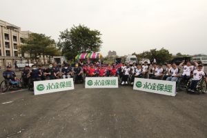 ▲高雄橋頭夢公園網球場舉辦的2021年「永達盃高雄國際輪椅網球公開賽暨身障運動嘉年華」,本次運動嘉年華一共有輪椅棒球、輪椅羽球及輪椅網球三種賽事。(圖/官方提供) ▲高雄橋頭夢公園網球場舉辦的2021年「永達盃高雄國際輪椅網球公開賽暨身障運動嘉年華」,本次運動嘉年華一共有輪椅棒球、輪椅羽球及輪椅網球三種賽事。(圖/官方提供)
