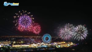 ▲麗寶樂園祭出全台最大的「天空之夢」摩天輪動畫秀,還有「環狀璀璨煙火秀」。(圖/翻攝麗寶樂園臉書) ▲麗寶樂園祭出全台最大的「天空之夢」摩天輪動畫秀,還有「環狀璀璨煙火秀」。(圖/翻攝麗寶樂園臉書)