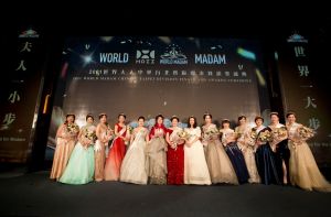 報導 ▲2021世界夫人中華台北探訪總冠軍郭元瑾織女傳奇 慈善大使林淑敏仁厚家承。(圖/WORLD MADAM 世界夫人中華台北組委會)