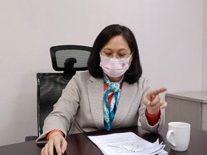 賴香伶接受《四方報》專方,暢談自己對移工政策的想法和未來關注的修法重點。(圖/記者王嘉鴻攝於2021.12.07) ▲賴香伶接受《四方報》專方,暢談自己對移工政策的想法和未來關注的修法重點。(圖/記者王嘉鴻攝於2021.12.07)