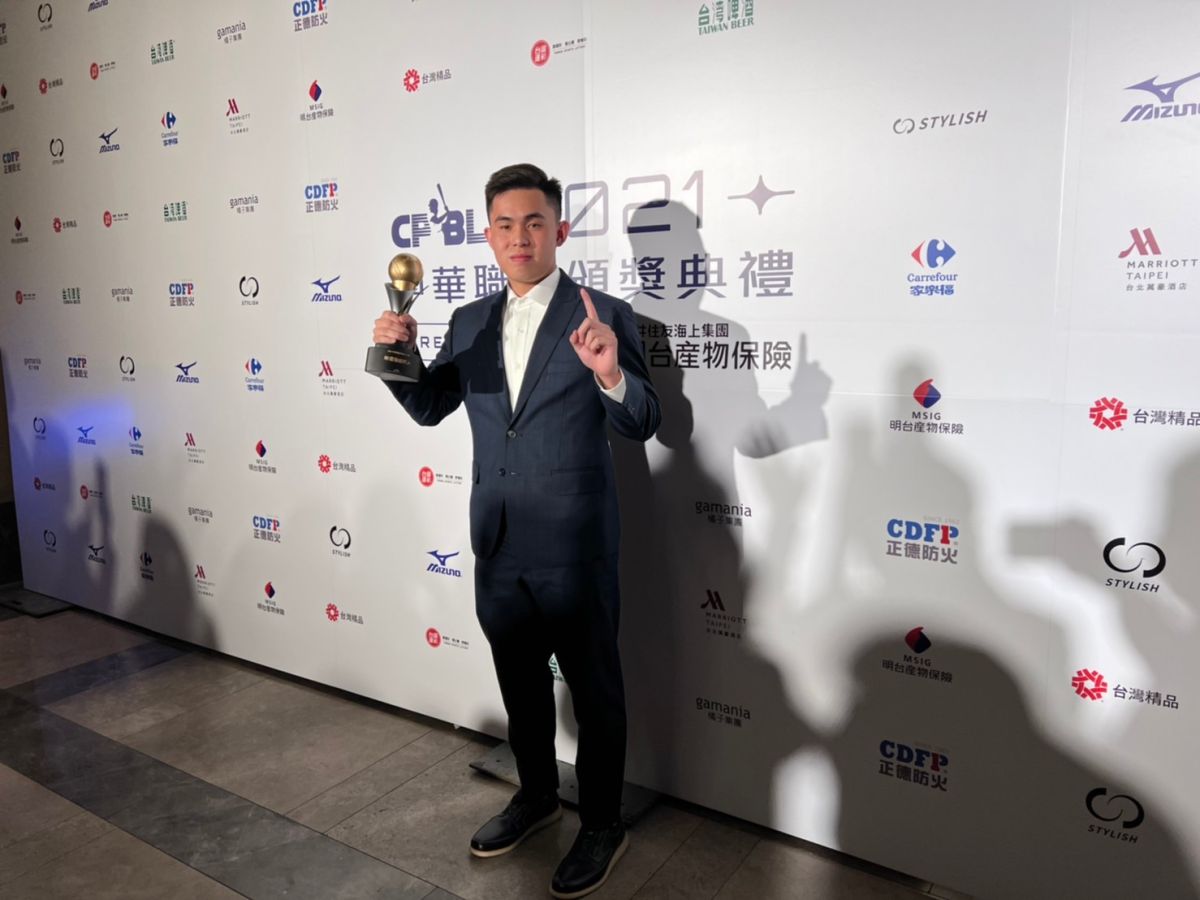 中職/奪最佳新人獎 曾峻岳目標衝擊陳韻文救援王
