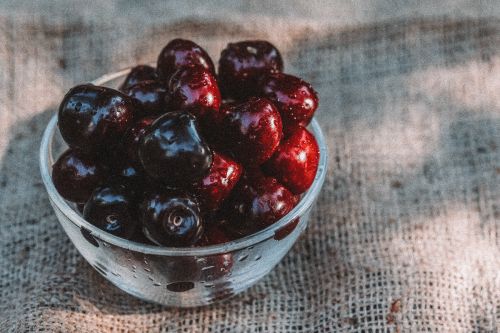 ▲櫻桃含有維生素C、膳食纖維、鉀等營養素，並富含抗氧化物質如花青素等。（圖／擷取自pexels）