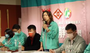 林靜儀質疑投票日選監人數 顏寛恒:要不要跟總統哭訴? ▲林靜儀為監票人數爭議,嗆台中市長盧秀燕:「妳不是顏家的市長」。(圖/林靜儀競選總部提供,2021.12.22)