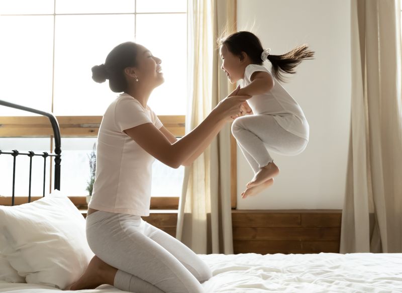 ▲賴清德接受媒體專訪表示，有意放寬現行外籍家庭幫傭規定，讓就算是1個小孩就好，也不一定要6歲以下，12歲以下也能聘請，減輕家長照顧壓力。（示意圖／shutterstock）