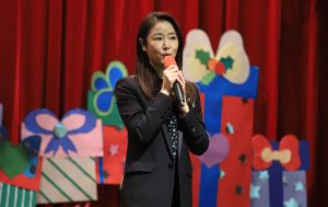 林心如 ▲林心如返回母校靜修高中,勉勵學生勇於突破舒適圈。(圖/記者葉政勳攝)