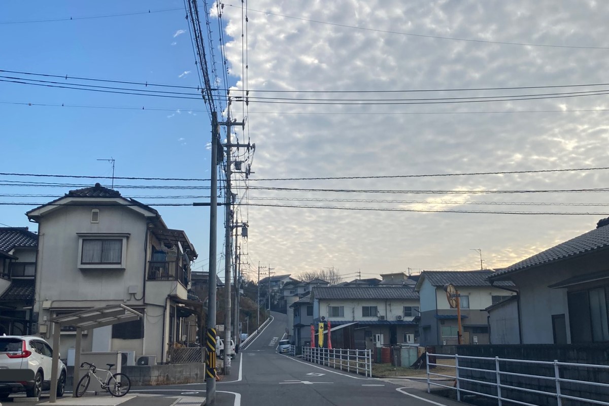 ▲日本一名網友日前分享一張奇特的雲朵照片，引起網友討論。（圖／推特帳號neinei_ninja250）