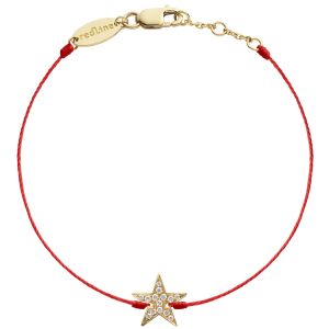 ▲RedLine Stella五角星鑽石黃K金經典紅線手鏈，推薦價26,800元。（圖／新光三越提供）