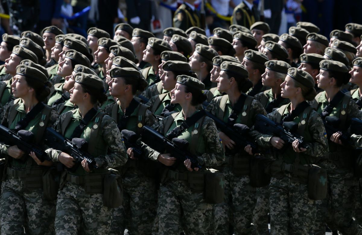 ▲烏克蘭國防部日前宣布擴大「戰時徵兵範圍」，羅列近百種職業、符合年齡規範的女性。（圖／美聯社／達志影像）