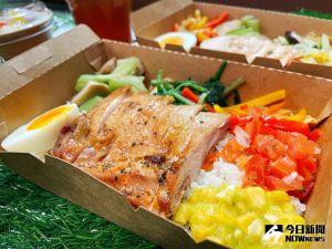 「njuTurn扭轉餐盒」,以六大主食、多樣天然健康食材為主打,也在12月中進駐微風超市南山旗艦店。(圖/記者劉雅文拍攝) ▲「njuTurn扭轉餐盒」,以六大主食、多樣天然健康食材為主打,也在12月中進駐微風超市南山旗艦店。(圖/記者劉雅文拍攝)