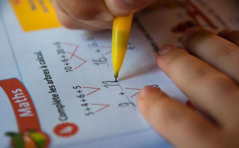 ▲南投埔里國小的5年級生，今（18）早重考數學和社會的期末考，理由是原本的數學考題太難，讓學童好崩潰。（示意圖／翻攝pixabay ）