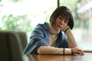 ▲高畑充希在《異邦人》飾演美術館副館長。(圖/friDay影音提供) ▲高畑充希在《異邦人》飾演美術館副館長。(圖/friDay影音提供)