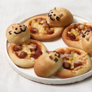 ▲「貓貓 Pizza」單個推薦價100元。（圖／環球購物中心提供）