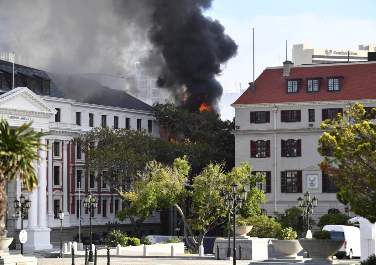 南非國會大火損失慘重　已逮捕一名50來歲嫌犯
