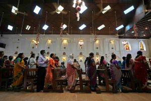▲圖為斯里蘭卡民眾赴教堂參加耶誕彌撒。（圖／美聯社／達志影像）