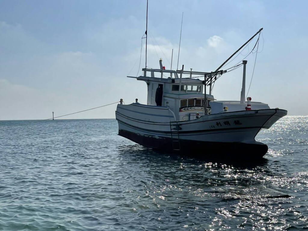 澎湖「龍明利」號擱淺船長失蹤　陸海空持續搜救
