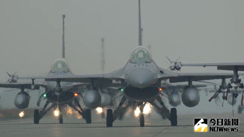 ▲空軍2026年將有200架F-16V戰機，但是飛行員招募問題再遭質疑。(資料照／記者呂炯昌攝)