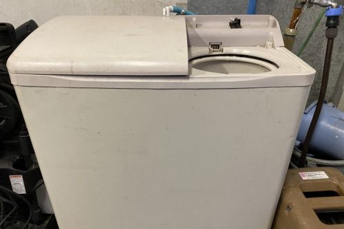 ▲一名網友在網路分享脫水機無法脫乾衣服的經驗，真相曝光後網友都笑翻了！（示意圖／取自photoAC）