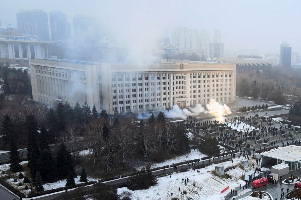 瓦斯飆漲引爆示威動盪　一次看懂哈薩克情勢