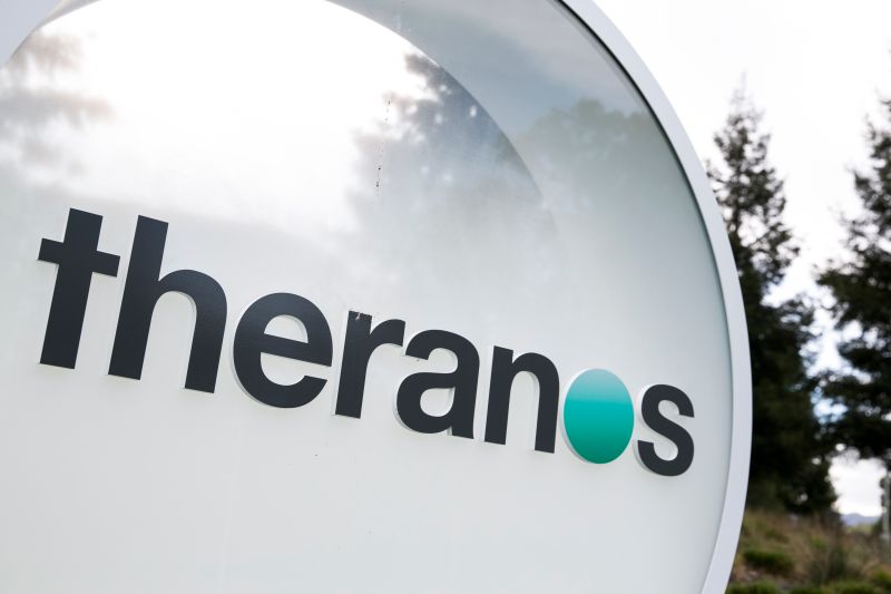 <p>▲Theranos 公司靠著霍姆斯不斷餵養給投資人的誇大宣傳與過度膨脹，最終成為一頭詐欺巨獸。（圖／美聯社／達志影像）</p>