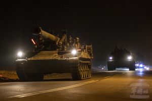 ▲中部作戰區58砲指部所屬M110A2自走砲,於2021年末持續進行夜間自身機動的操演。(圖/軍聞社提供) ▲中部作戰區58砲指部所屬M110A2自走砲,於2021年末持續進行夜間自身機動的操演。(圖/軍聞社提供)