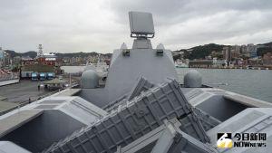▲塔江軍艦彈艙,雄二、雄三與海劍二飛彈交錯排列。(圖/記者呂炯昌攝,2022.01.07) ▲塔江軍艦彈艙,雄二、雄三與海劍二飛彈交錯排列。(圖/記者呂炯昌攝,2022.01.07)